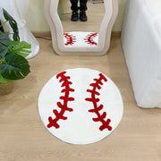 Tapis thématique baseball blanc avec motif de surpiqûre rouge, fabriqué en matériau moelleux.